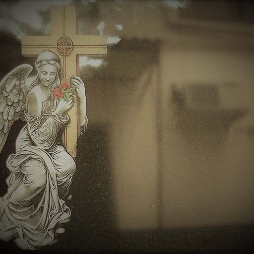 Funeraria Tanatorio Montehermoso lápida con un ángel